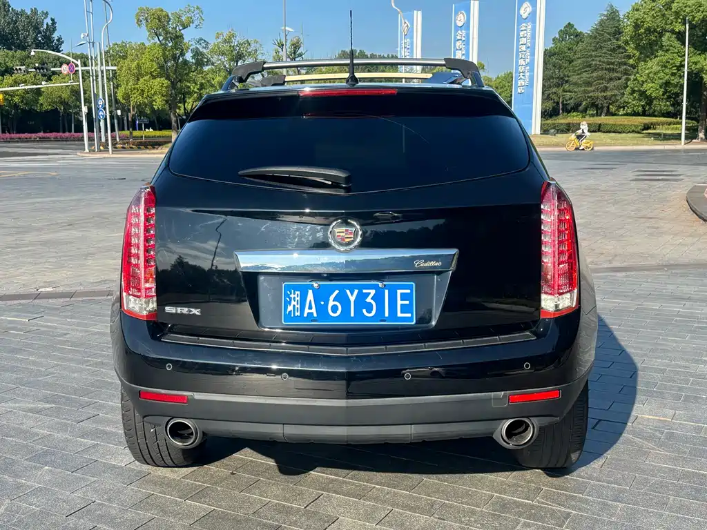 Cadillac SRX — миниатюра 6