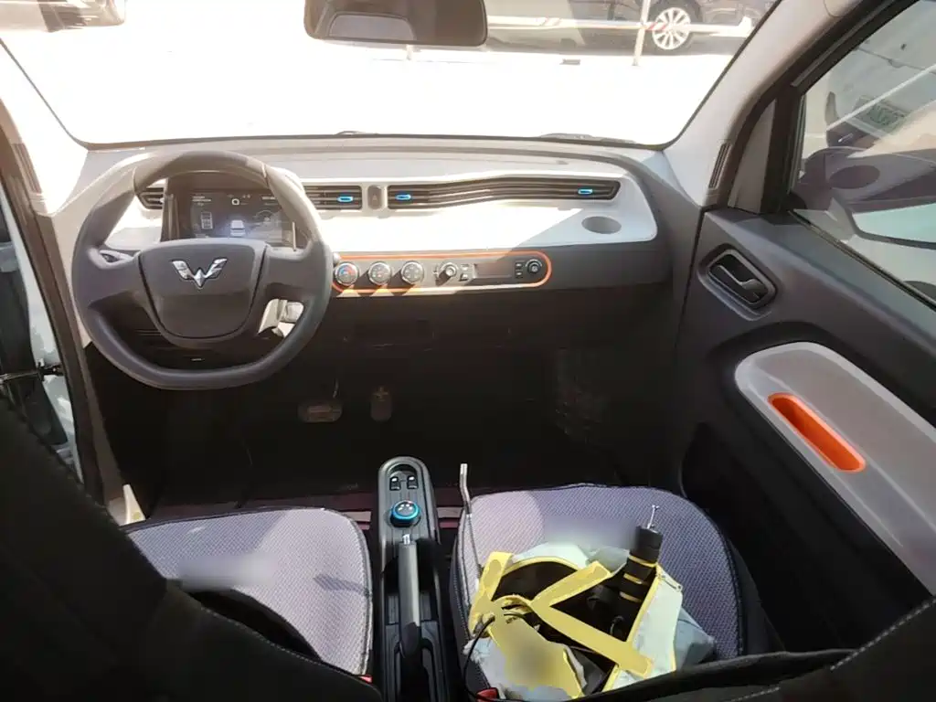 Wuling MINIEV — миниатюра 10