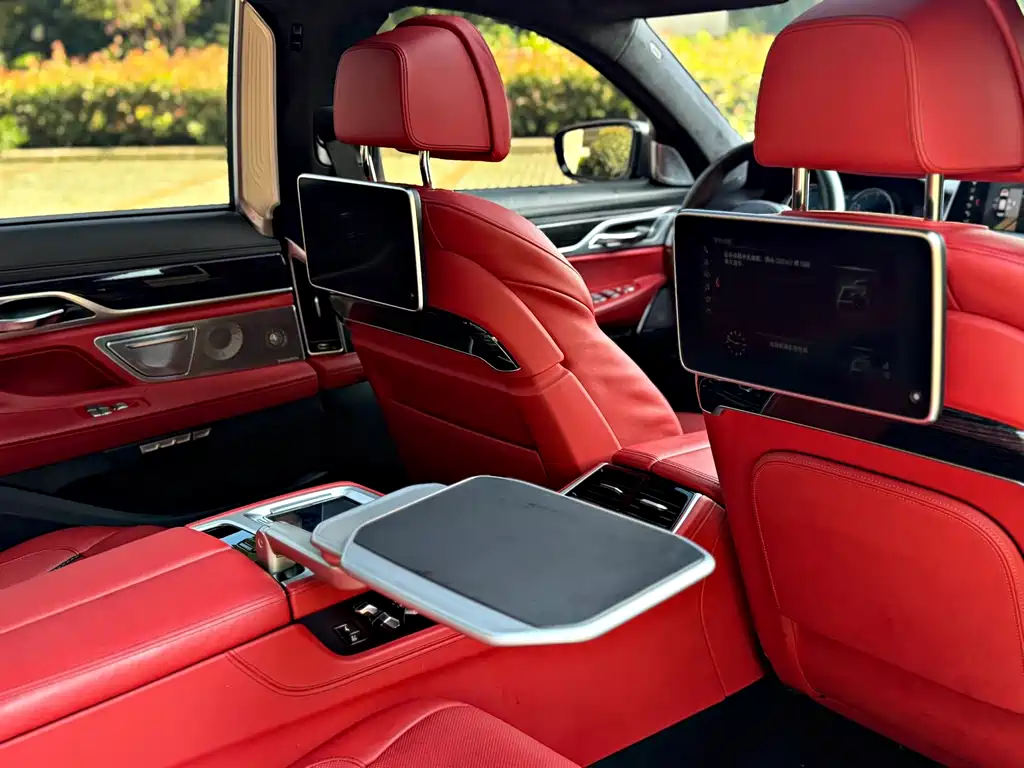 BMW 7 Series — миниатюра 16