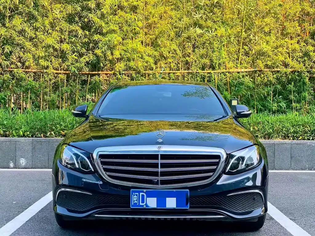 Mercedes-Benz E-Class — миниатюра 2