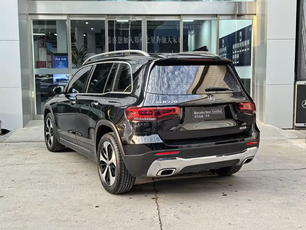 Mercedes-Benz GLB — миниатюра 16