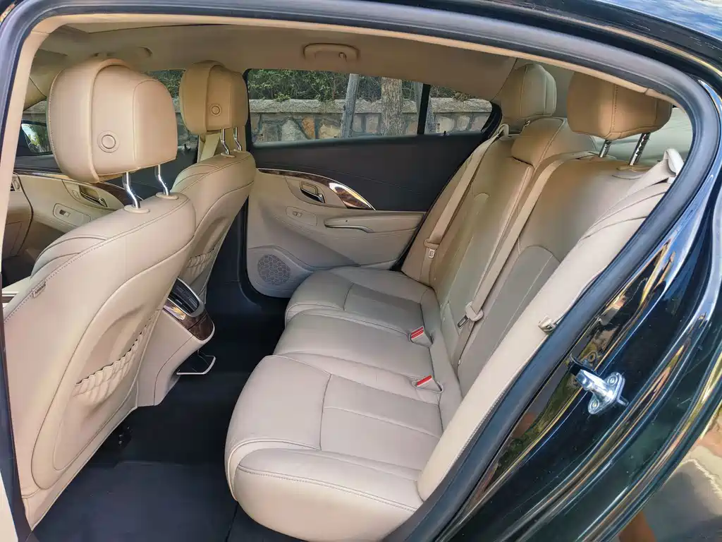 Buick LaCrosse — миниатюра 6