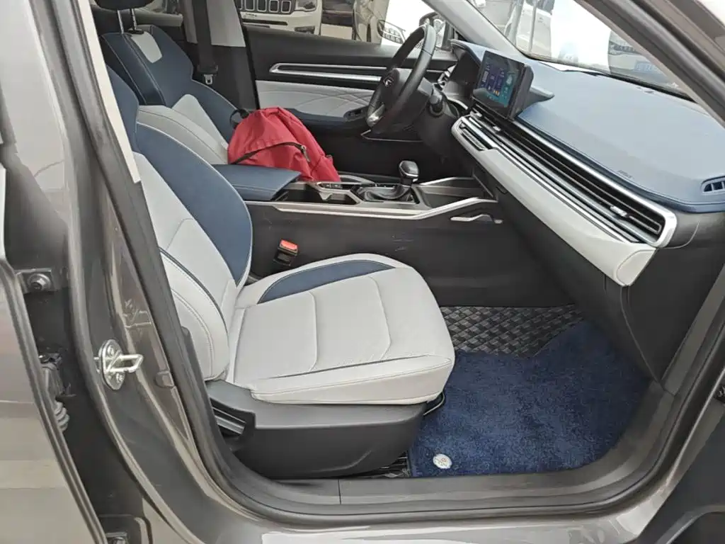 Geely Emgrand — миниатюра 25
