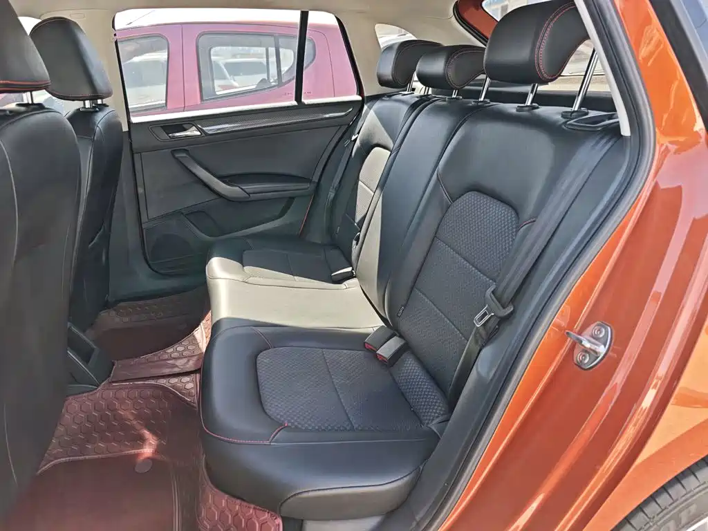 Volkswagen Santana — миниатюра 17
