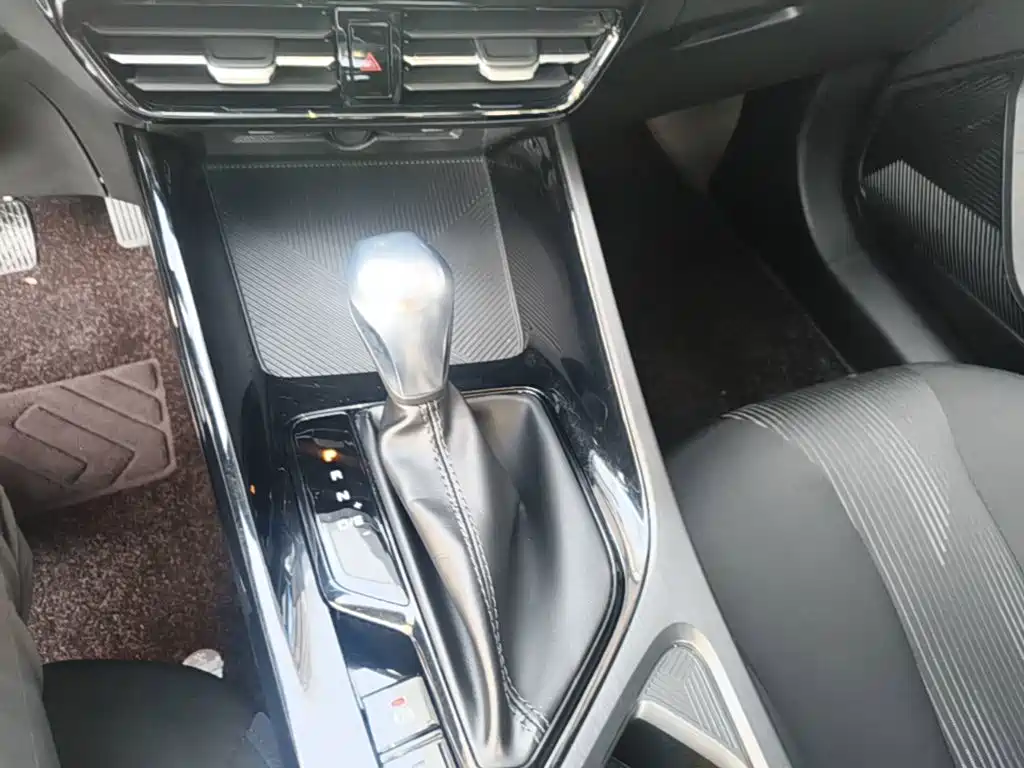 Roewe i5 — миниатюра 14