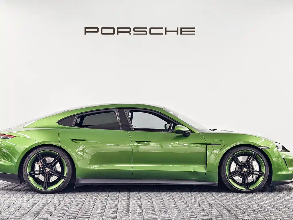 Porsche Taycan — миниатюра 8