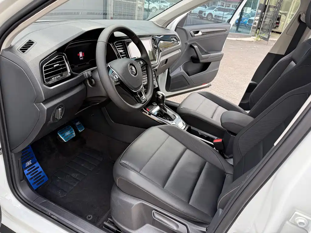 Volkswagen T-Roc — миниатюра 7