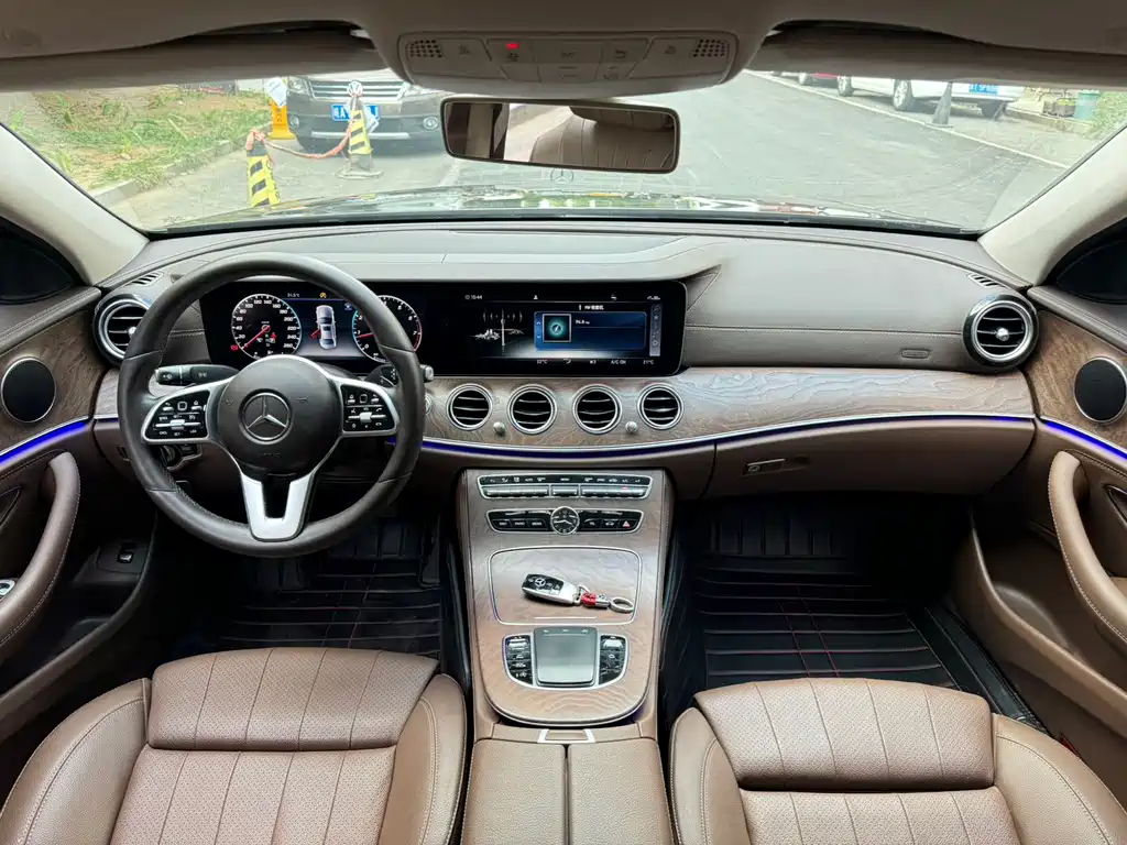 Mercedes-Benz E-Class — миниатюра 6