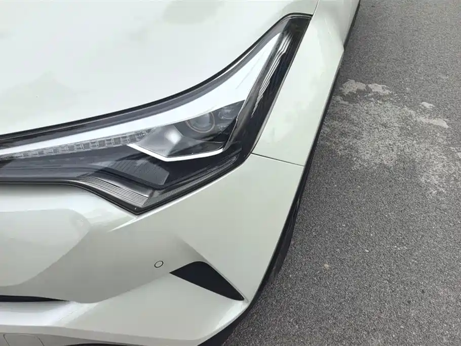 TOYOTA  C HR