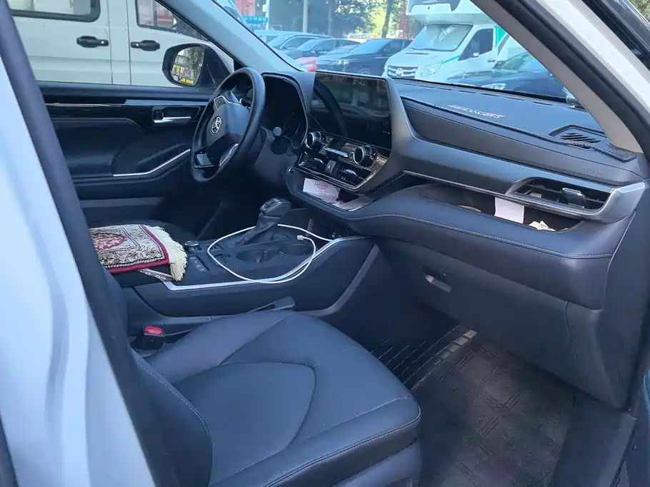 Toyota Highlander — миниатюра 8
