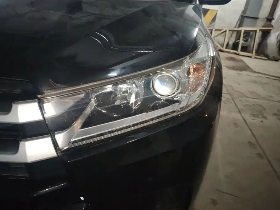 Toyota Highlander 2018 2.0T Luxury 7 мест V