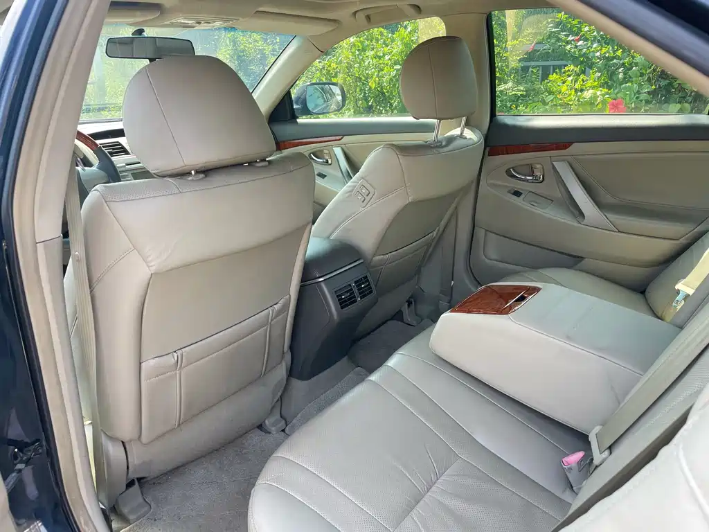 Toyota Camry — миниатюра 16