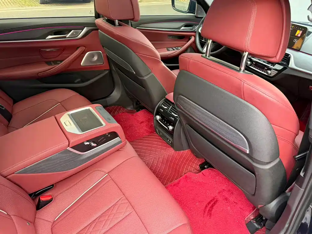 BMW 5 Series — миниатюра 8