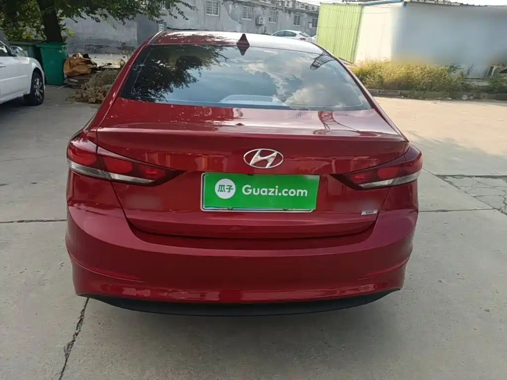 Hyundai Elantra — миниатюра 6