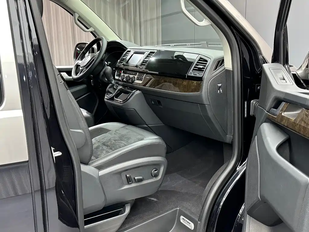 Volkswagen Multivan — миниатюра 33