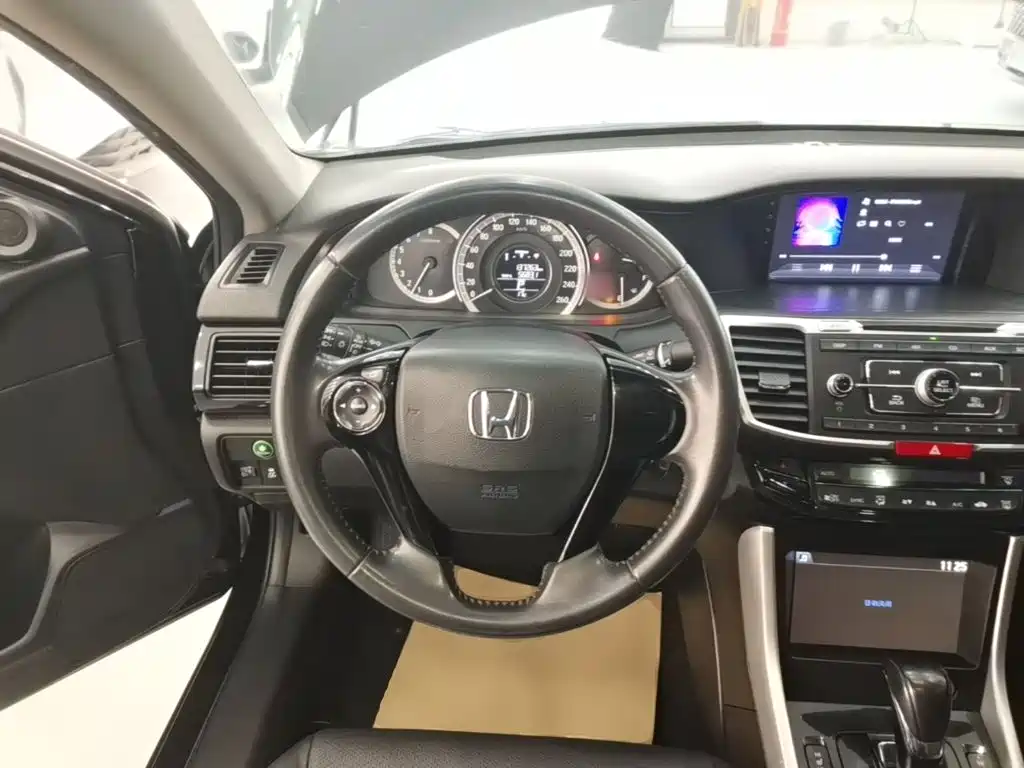 Honda Accord — миниатюра 11