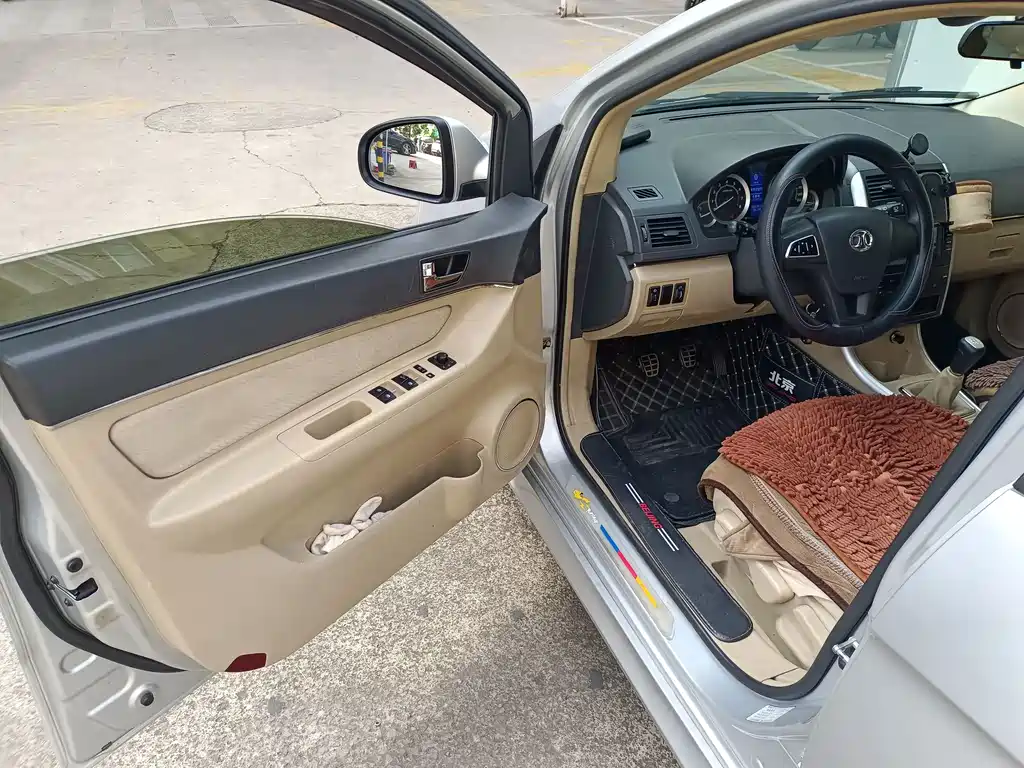 BAIC E-Series — миниатюра 7