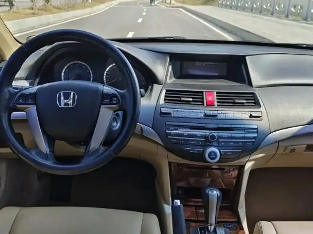Honda Accord — миниатюра 4