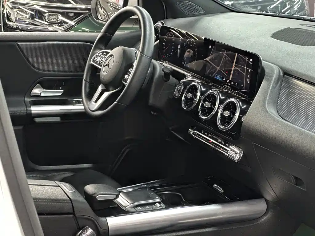 Mercedes-Benz B-Class — миниатюра 11