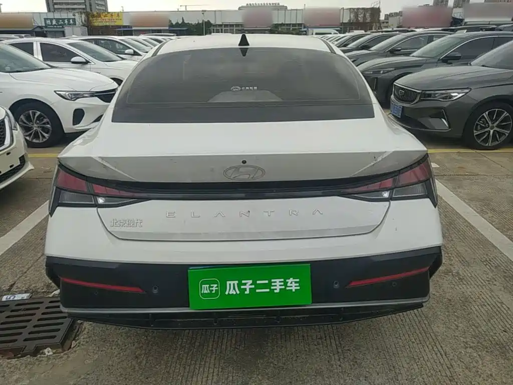 Hyundai Elantra — миниатюра 6