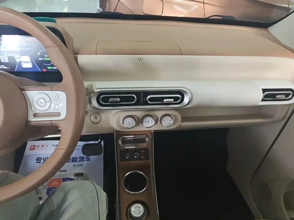 Wuling MINIEV — миниатюра 13
