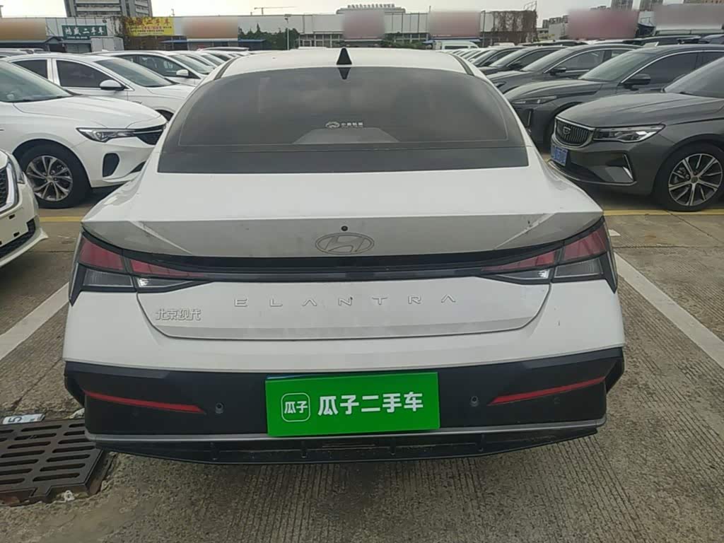 Hyundai Elantra 1.5 л 2024 г. Белый, пробег 32700 км