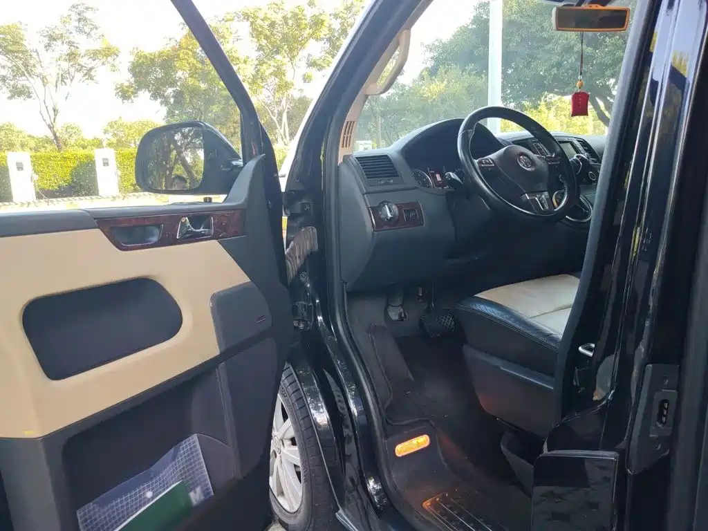 Volkswagen Multivan — миниатюра 17