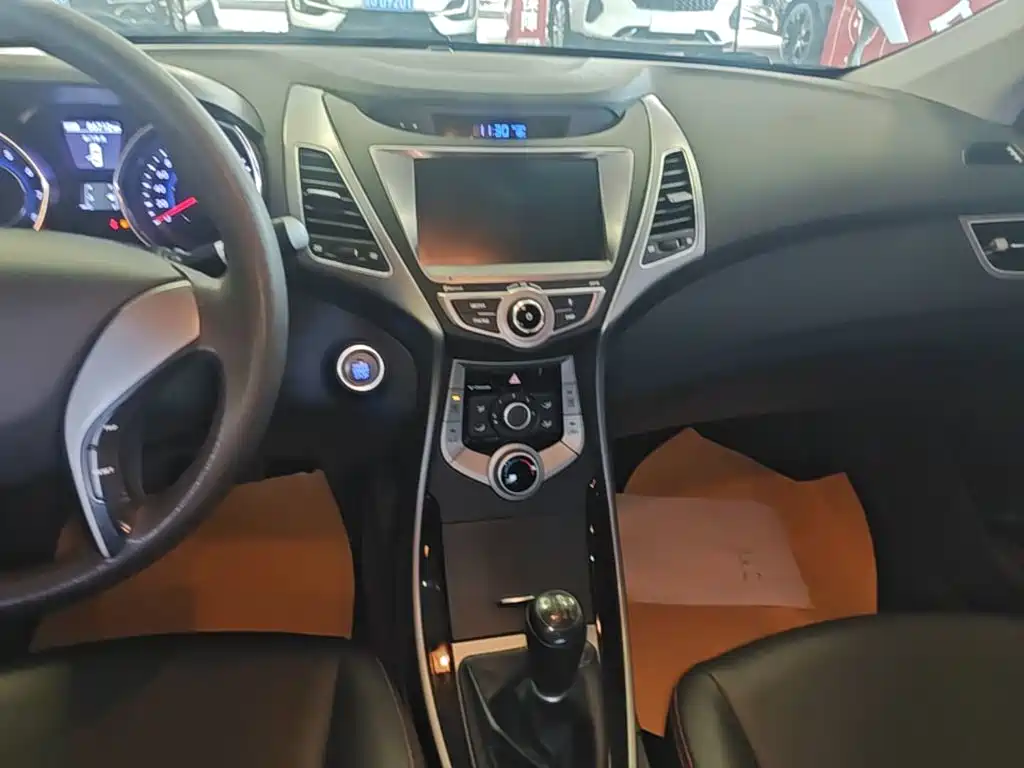 Hyundai Elantra Langdong — миниатюра 13