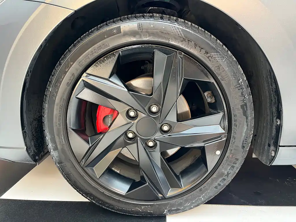 Hyundai Elantra — миниатюра 19