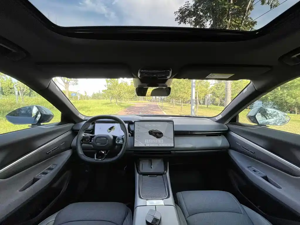 Lynk & Co 08 EM-P — миниатюра 5
