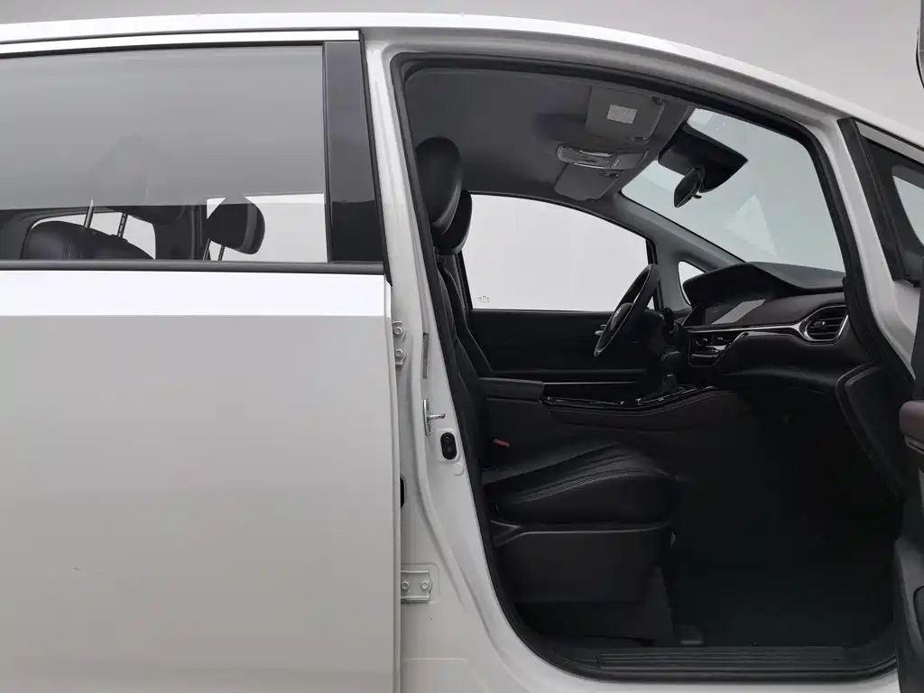 GAC Motor Trumpchi M6 — миниатюра 23