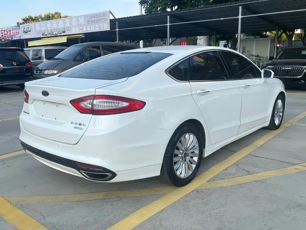 Ford Mondeo — миниатюра 10