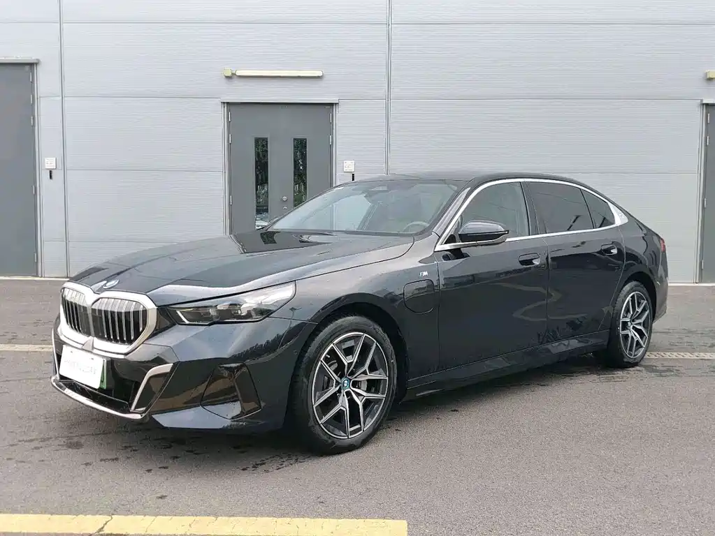 BMW i5