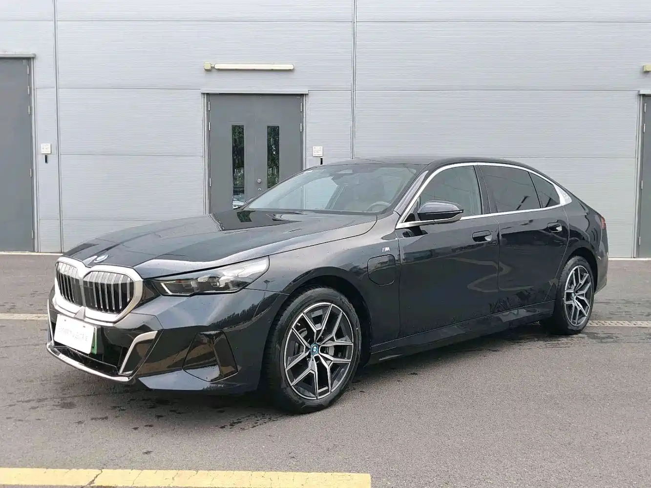 宝马i5 2025款 eDrive 35L M运动套装 2026