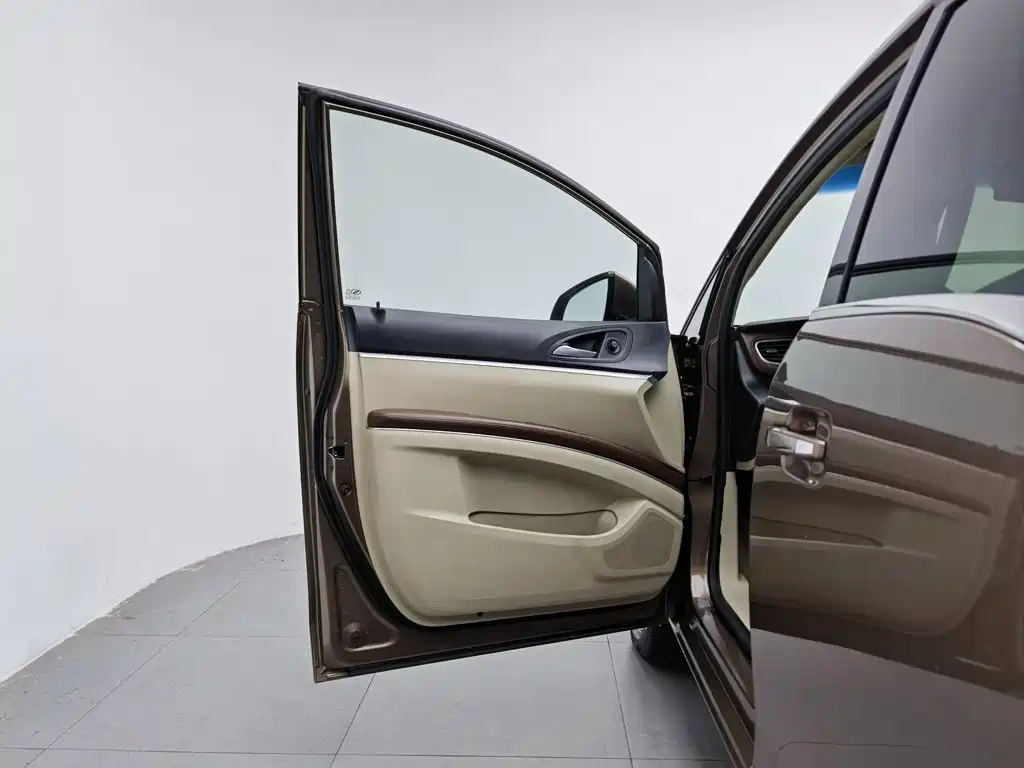 Buick GL8 — миниатюра 8