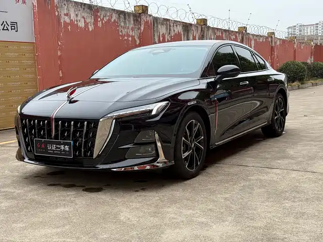 RED FLAG HONGQI H6 2025