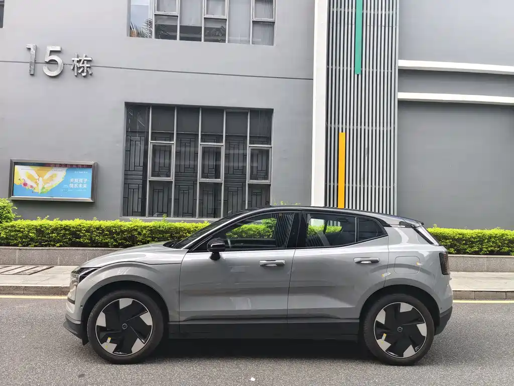 Volvo EX30 — миниатюра 4