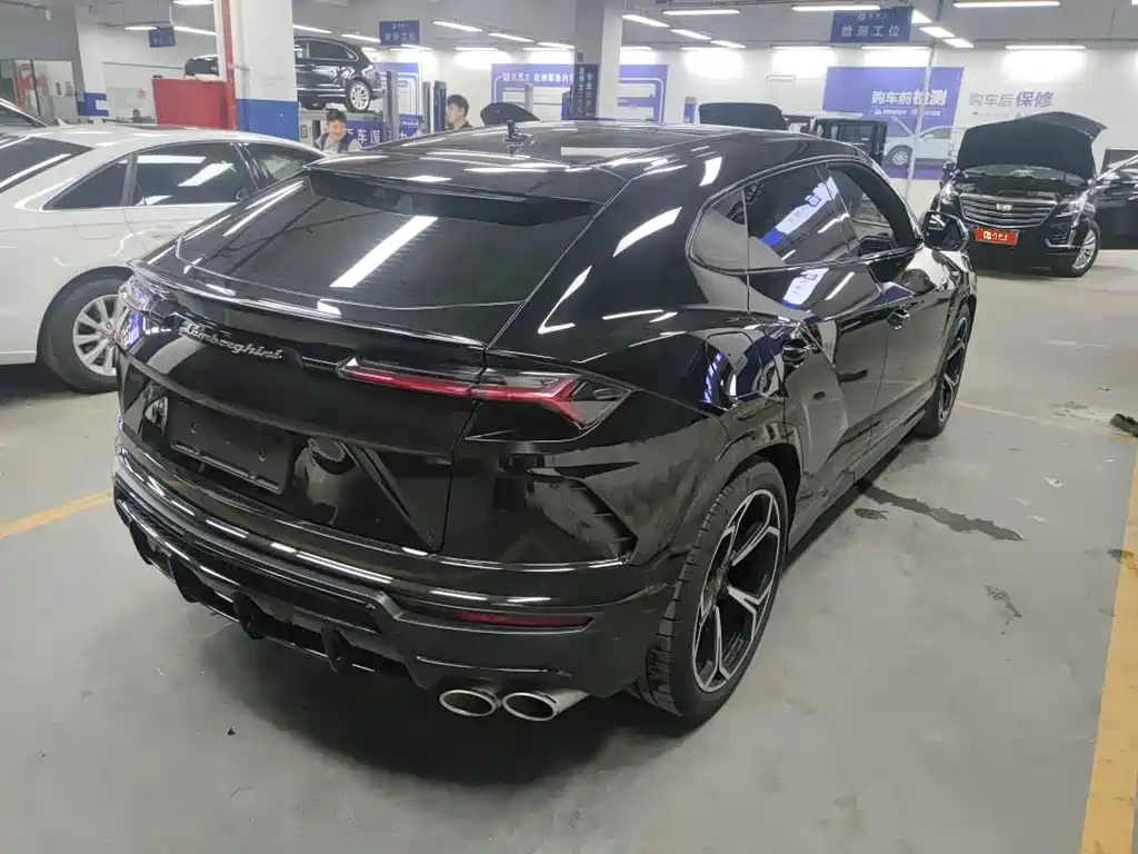 Lamborghini Urus — миниатюра 7
