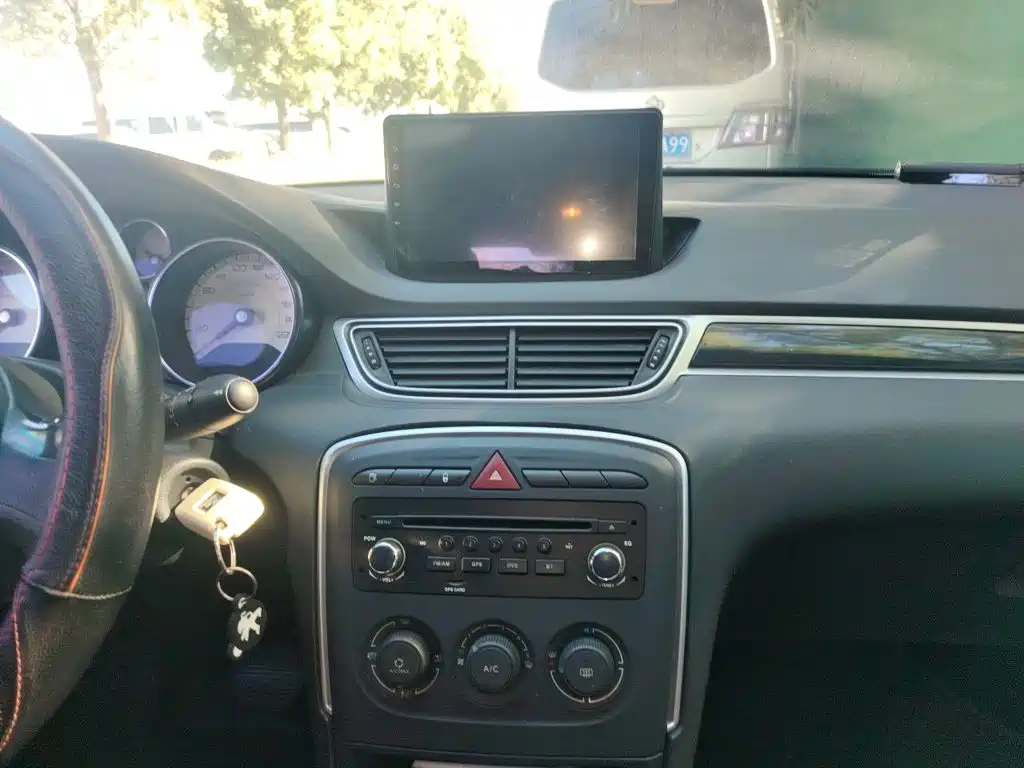 Peugeot 308 — миниатюра 9
