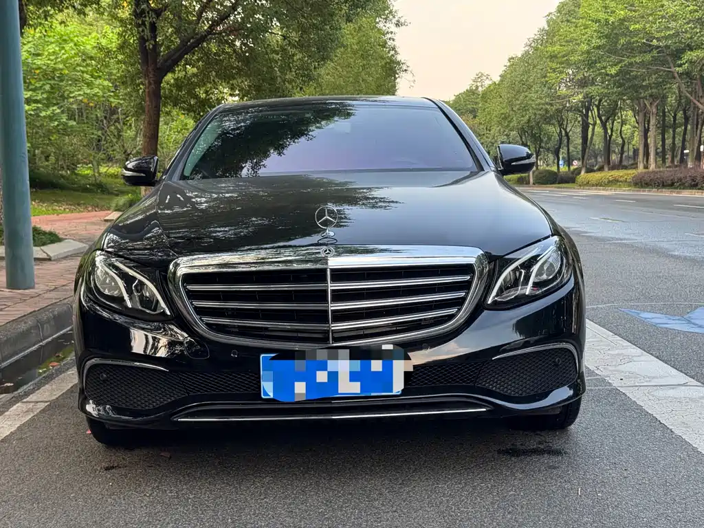 Mercedes-Benz E-Class — миниатюра 2