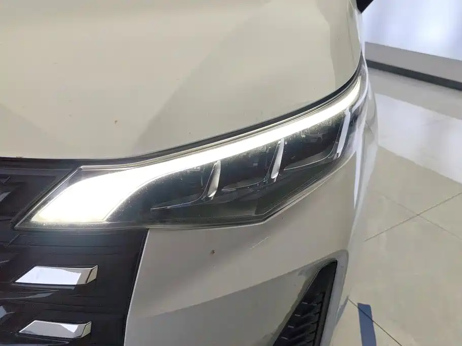 GAC Motor Trumpchi M6 — миниатюра 5