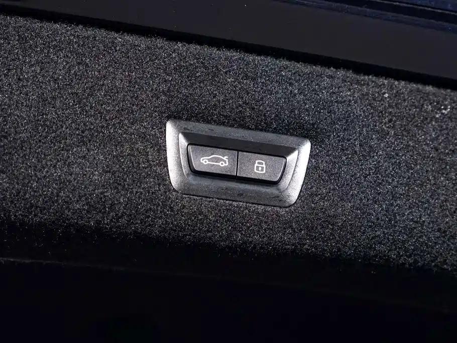 BMW 7 Series — миниатюра 33