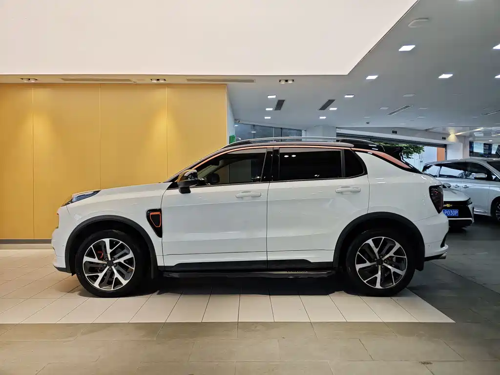 Lynk & Co 01 2017 2.0T Pro