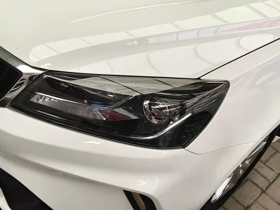 Geely Emgrand — миниатюра 5