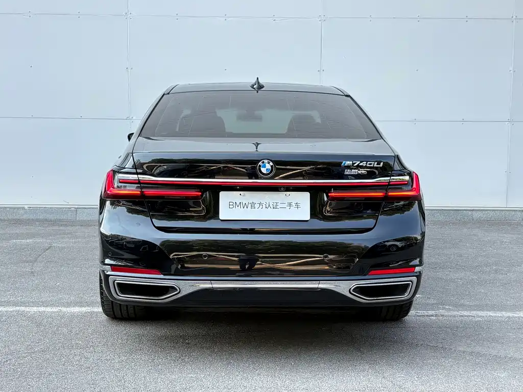 BMW 7 Series — миниатюра 23