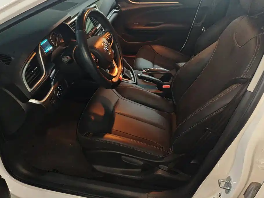 Buick Excelle — миниатюра 9