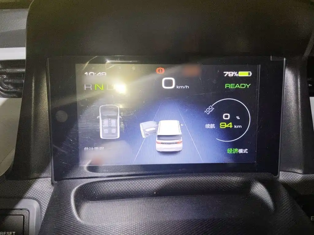 Wuling MINIEV — миниатюра 4