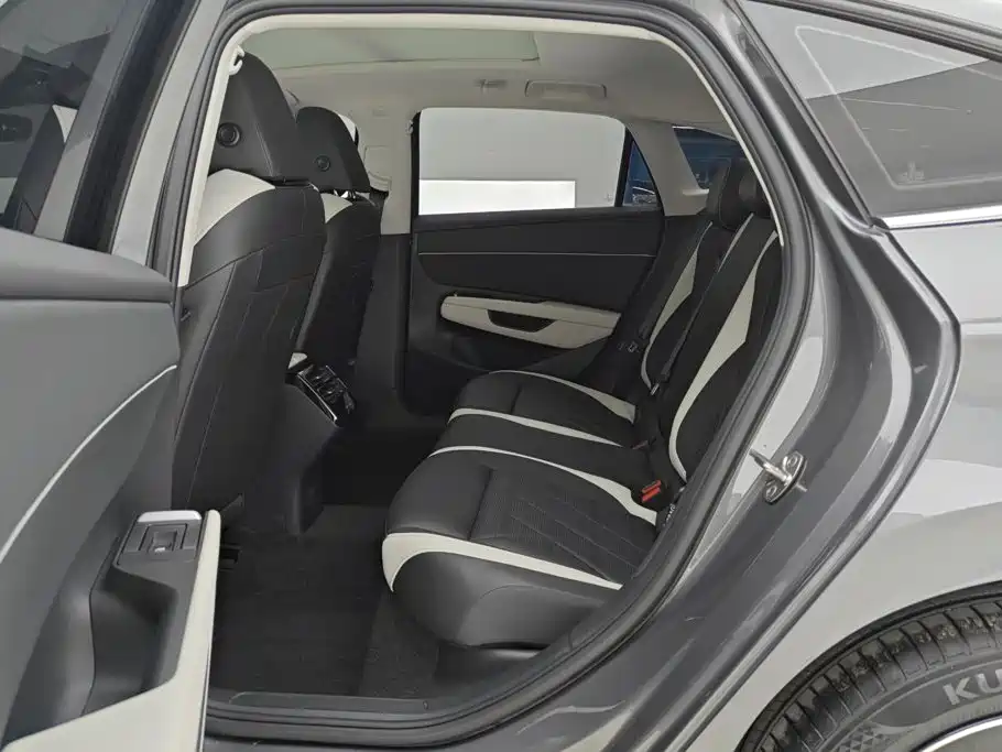 Volkswagen Sagitar — миниатюра 11