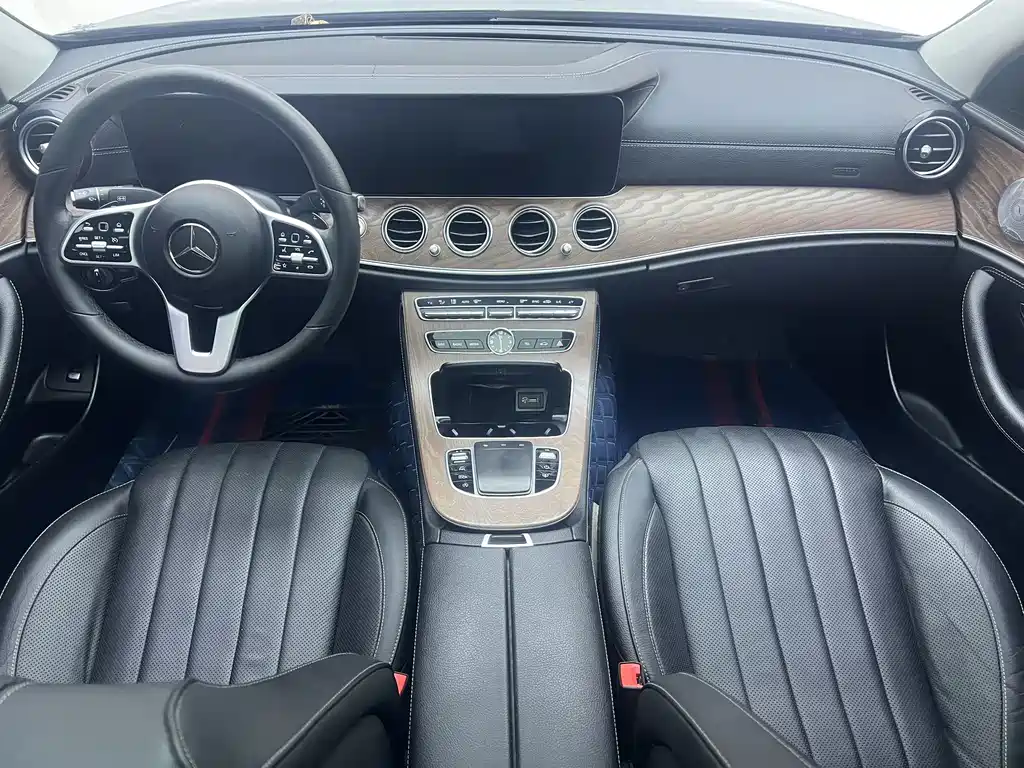 Mercedes-Benz E-Class — миниатюра 6