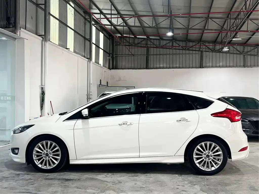 Ford Focus — миниатюра 11